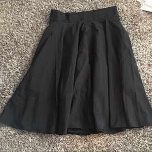 3/$12💜Black Midi Skirt